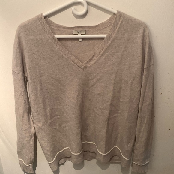 Beautiful Pure Ultra Soft Cream Cashmere V Neck Sweater Joie SZ Small 😍 - Picture 2 of 7